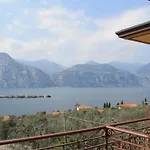 Casa Gagliardi 2* برنزوني سول جاردا