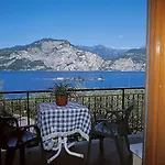 Casa Gagliardi Бренцоне-суль-Гарда