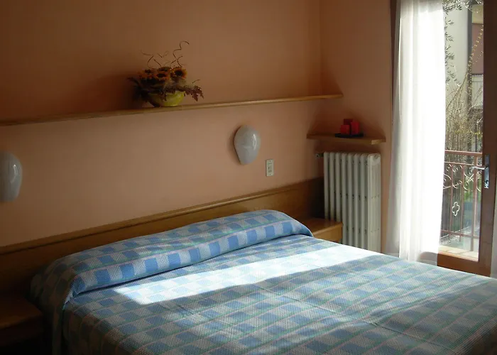 卡萨嘉利雅帝酒店 2*